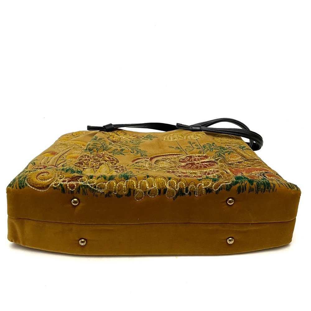 Vintage Velvet Mushroom Embroidered Purse - Picture 7 of 14